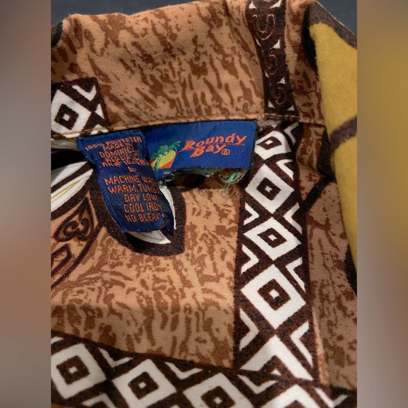 Roundy Bay Men’s Hawaiian Shirt - Picture 3 of 9